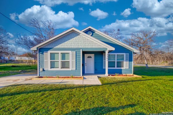 Exterior, Facade, American Craftsman