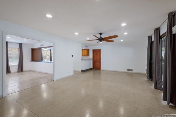 Empty room, Interior, Recessed Lighting