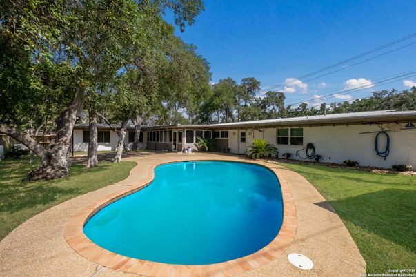 Exterior, Pool