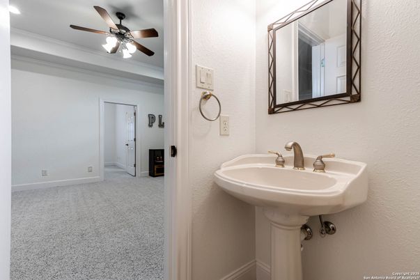 Bathroom, Interior, Recessed Lighting