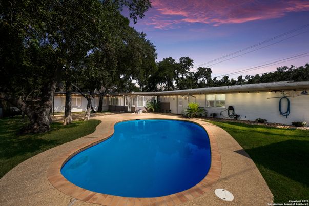 Exterior, Pool