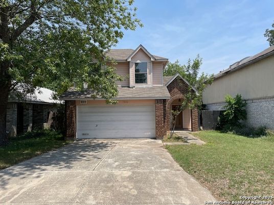Attached, Exterior, Facade, Brick Facade, Ranch