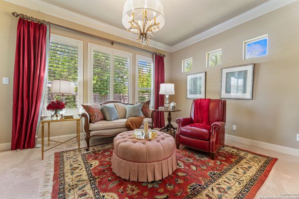 Chandelier, Interior, Living room
