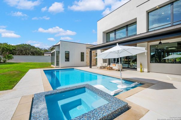 Exterior, Pool