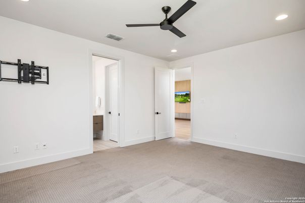Empty room, Interior, Recessed Lighting