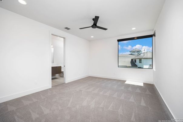Empty room, Interior, Recessed Lighting