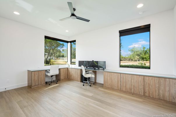 Home Office, Interior, Recessed Lighting, Wood Texture Flooring