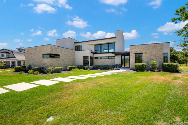 Backyard, Exterior, Facade, Brick Facade, Modern