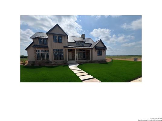 Exterior, Facade, Farmhouse