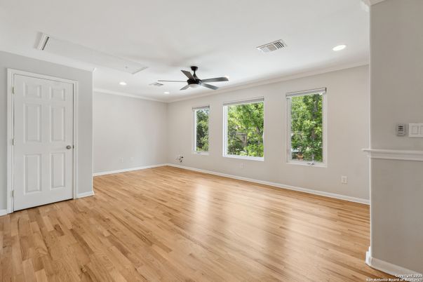 Empty room, Interior, Recessed Lighting, Wood Texture Flooring