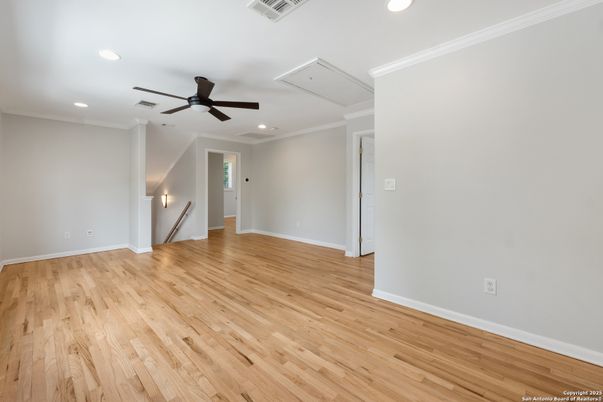 Empty room, Interior, Recessed Lighting, Wood Texture Flooring