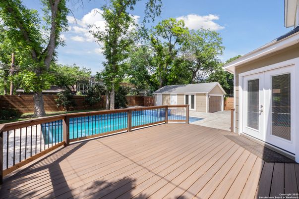 Exterior, Pool