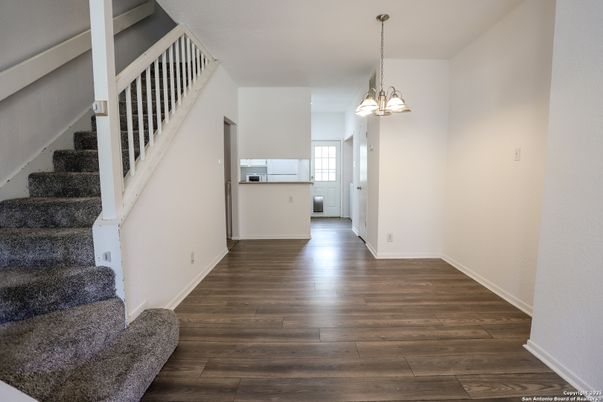 Interior, Pendant Lights, Wood Texture Flooring