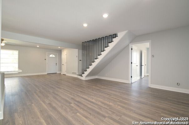 Empty room, Interior, Recessed Lighting, Wood Texture Flooring