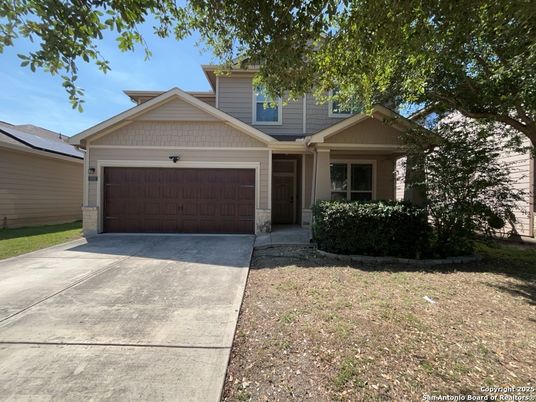 Attached, Exterior, Facade, American Craftsman