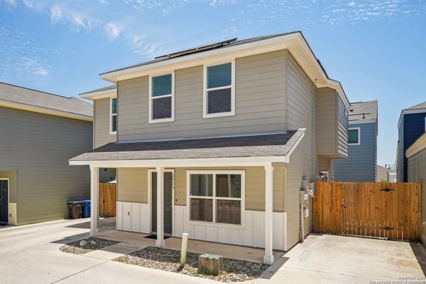 Exterior, Facade, American Craftsman