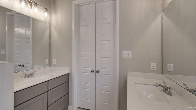 Bathroom, Dual Sink Vanities, Interior