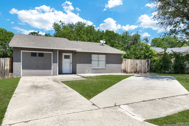 Attached, Exterior, Facade, Brick Facade, Ranch