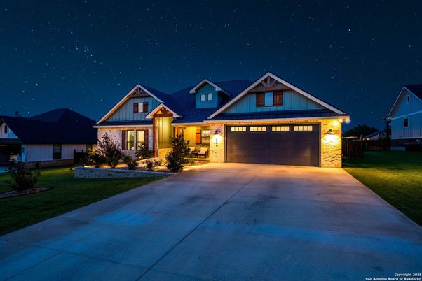 Attached, Exterior, Facade, Farmhouse