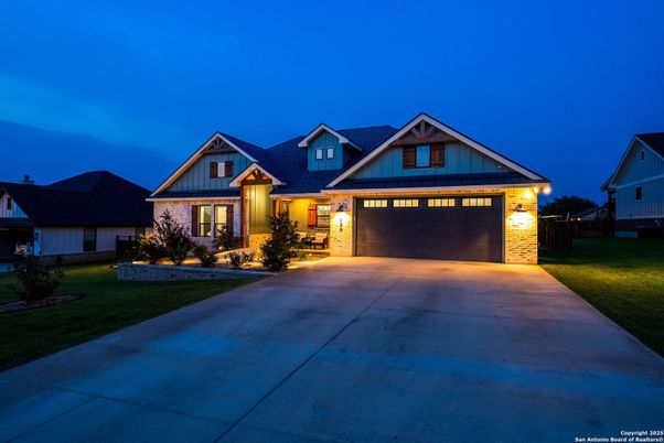 Attached, Exterior, Facade, Farmhouse