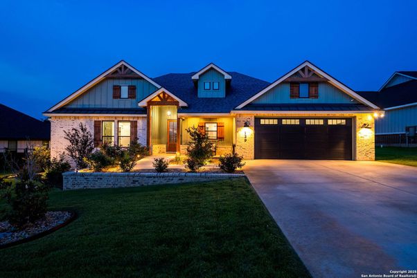 Attached, Exterior, Facade, Farmhouse