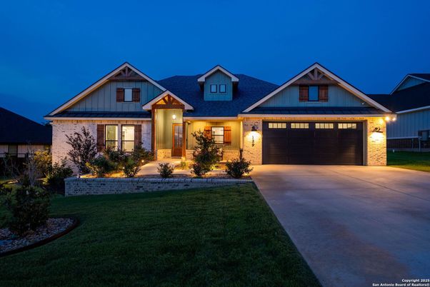 Attached, Exterior, Facade, Farmhouse
