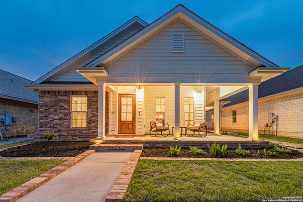 Exterior, Facade, Brick Facade, American Craftsman