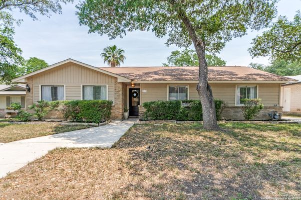 Backyard, Exterior, Facade, Ranch
