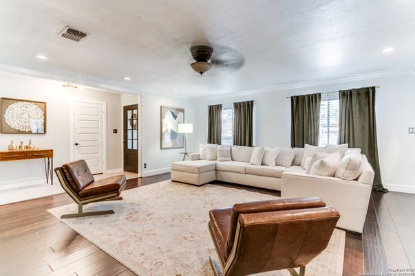 Interior, Living room, Recessed Lighting, Wood Texture Flooring