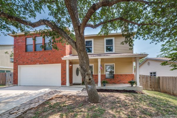 Attached, Exterior, Facade, Brick Facade, Split Level