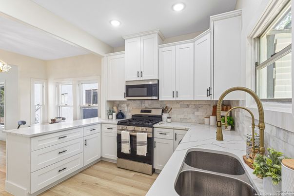 Interior, Kitchen, Recessed Lighting, Wood Texture Flooring