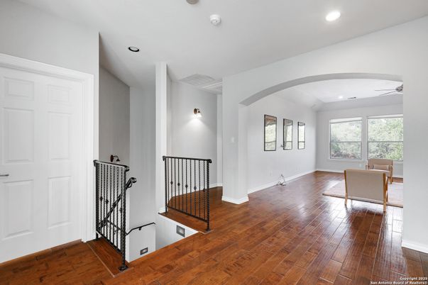 Interior, Recessed Lighting, Wood Texture Flooring