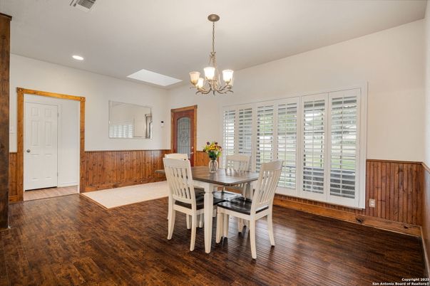 Chandelier, Dining room, Interior, Recessed Lighting, Wood Texture Flooring