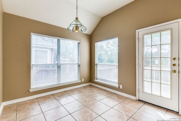Empty room, Interior, Pendant Lights