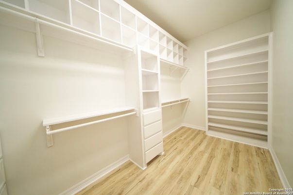 Interior, Walk-in Closets, Wood Texture Flooring
