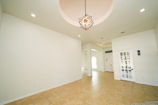 Empty room, Interior, Pendant Lights, Recessed Lighting