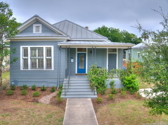Exterior, Facade, American Craftsman