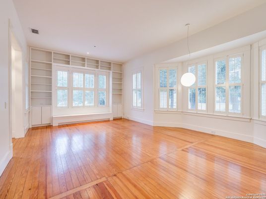 Empty room, Interior, Pendant Lights, Wood Texture Flooring