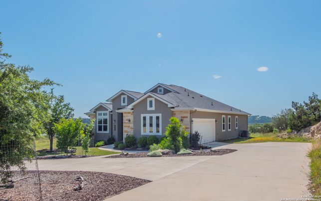 Attached, Exterior, Facade, Farmhouse
