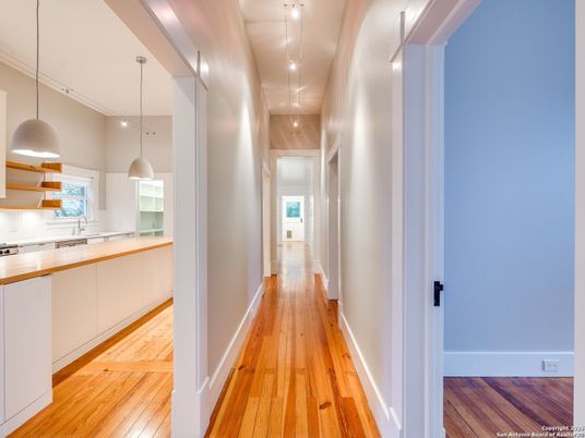 Interior, Pendant Lights, Recessed Lighting, Wood Texture Flooring