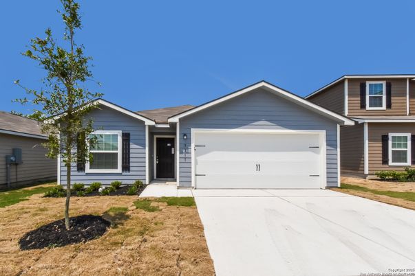 Attached, Exterior, Facade, American Craftsman