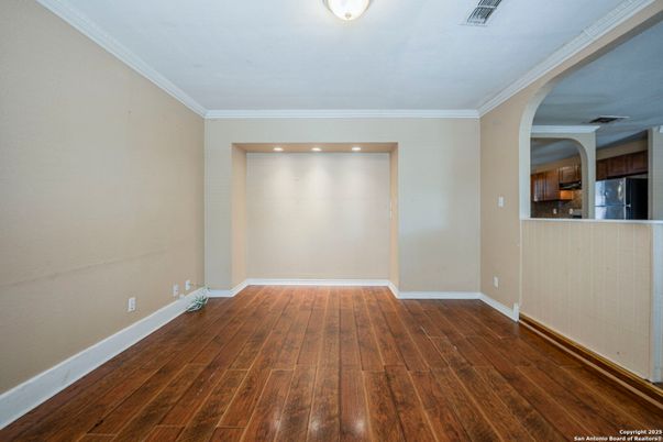 Empty room, Interior, Recessed Lighting, Wood Texture Flooring