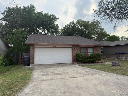 Attached, Exterior, Facade, Brick Facade, Ranch
