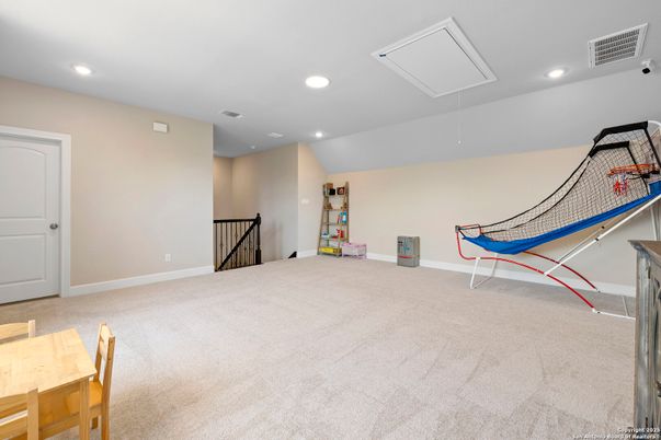 Empty room, Interior, Recessed Lighting