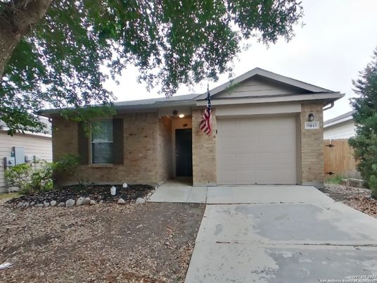 Attached, Exterior, Facade, Ranch