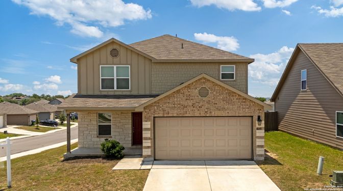 Attached, Exterior, Facade, Brick Traditional