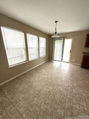 Empty room, Interior, Pendant Lights