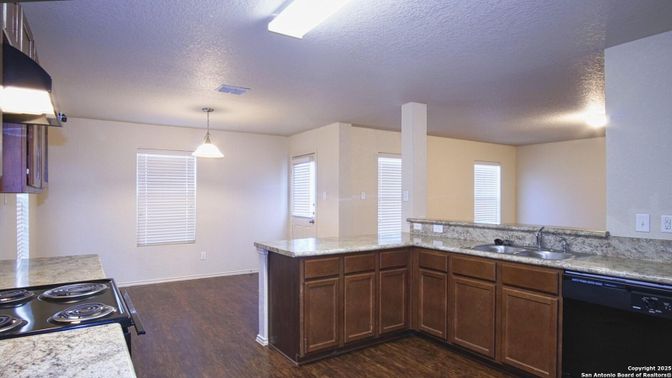 Interior, Kitchen, Pendant Lights, Wood Texture Flooring