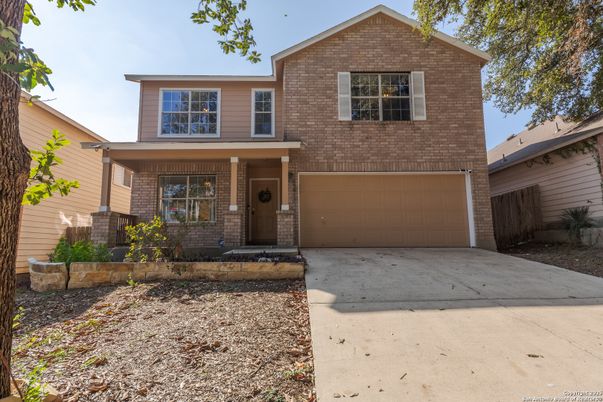 Attached, Exterior, Facade, Brick Traditional