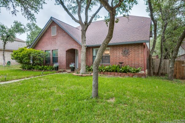 Backyard, Exterior, Facade, Brick Facade, Brick Traditional